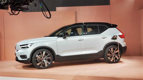 Volvo Debuts All-Electric XC40 Recharge With 249-Mile Range - Car in My ...