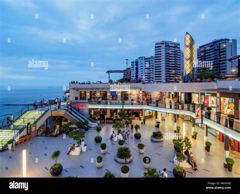 Larcomar mall hi-res stock photography and images - Alamy