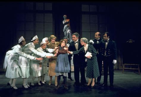 Look Back at Andrea McArdle and the Original Cast of Annie on Broadway ...