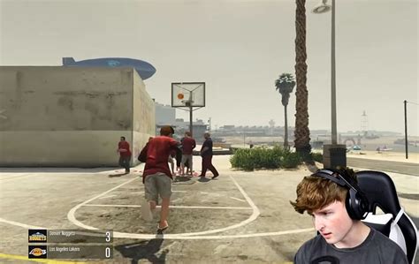 GTA 5 streamer Caylus plays basketball in-game using mods