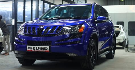 Mahindra XUV500 in Electric Blue shade looks unique