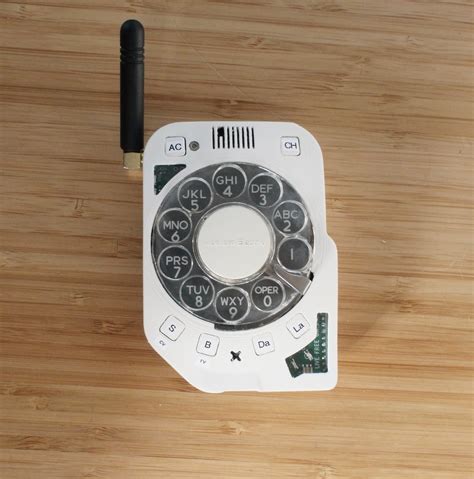 Engineer Builds Working Cell Phone with a Rotary Dial - TechEBlog