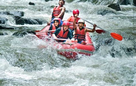 Wisata Olahraga Arung Jeram yang Populer di Jawa Timur