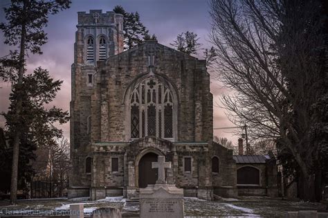 Abandoned chapel at Mt hope cemetery in Rochester , NY [OC] : pics