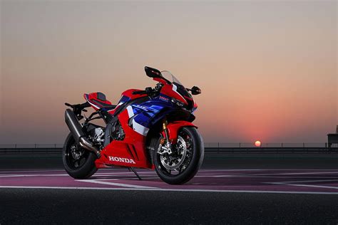 Honda CBR1000RR R Fireblade Motorcycle At Sunset , Honda Fireblade HD ...