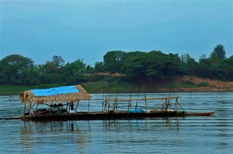 Our amazing boat ride on the Mekong River between Thailand and Laos