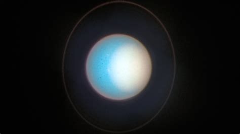 A Paler Uranus Emerges in the Latest Hubble Telescope Image - The New ...