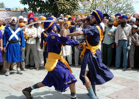 Hola Mohalla Festival Tour Archives - All India Tour Packages