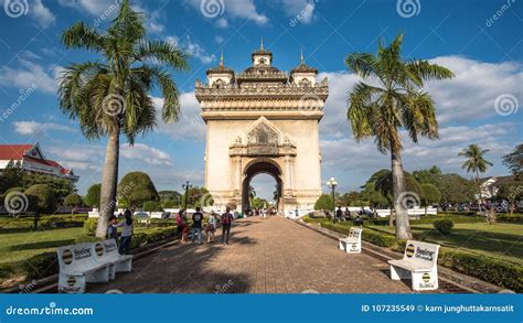 Patuxai in Vientiane, Laos editorial stock image. Image of patuxai ...