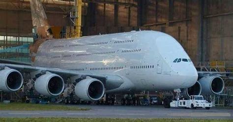 The World’s Largest Plane Is The 3 Decker Airbus A390!