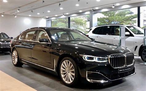 BMW 730Li LCI Pure Excellence 2023: Giá lăn bánh và khuyến mãi tháng 09 ...