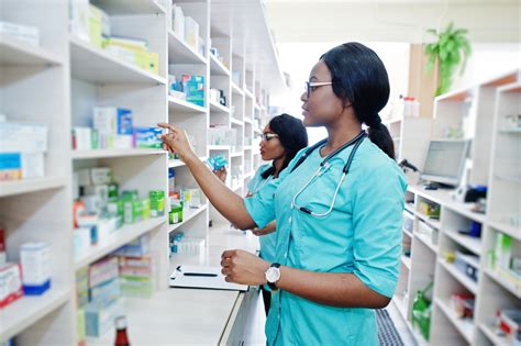 How To Become a Pharmacy Technician | SkillPointe