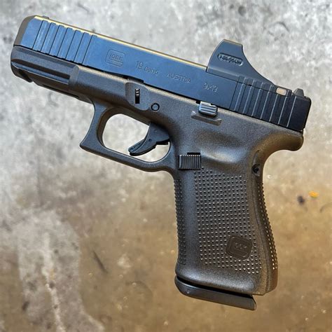 GLOCK 19 gen 5 MOS with HOLOSUN SCS Green | Boresight Solutions