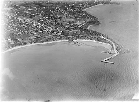 Mornington, showing beach free public domain image | Look and Learn