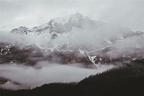 Foggy Mountain Background Hd