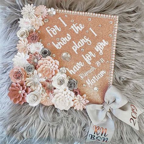 44 Best Graduation Cap Ideas We’re Obsessing Over - By Sophia Lee