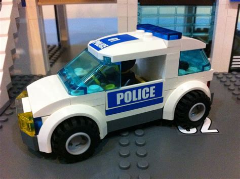 NEW Lego 7498 Police Station Crack Down ON Crime IN Lego City Creator ...