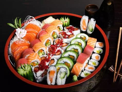 4 Resep dan Cara Membuat Sushi Rumahan, Seenak Punya Restoran!