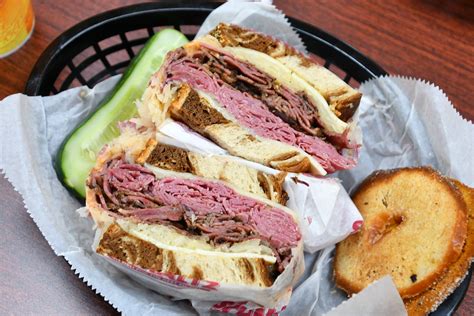 Schmaltz Deli, Naperville, IL Reuben Review - Rowlandweb