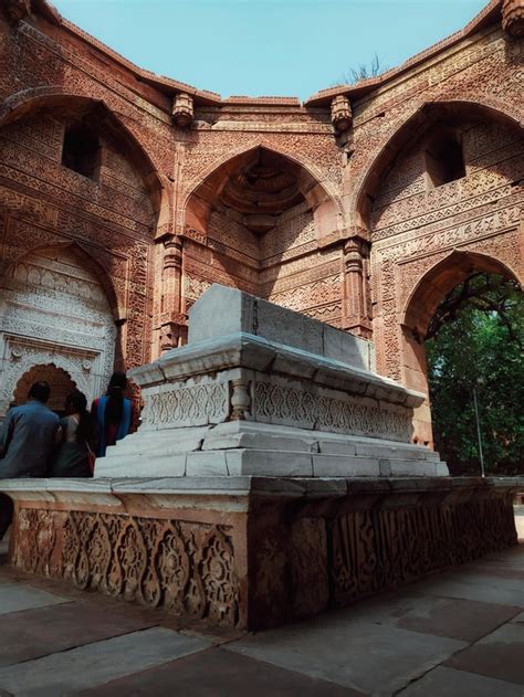 A picture of the tomb of Qutubuddin Aibak situated in Qutub Minar. : r ...