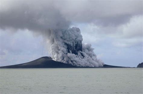 Non-stop eruptions from Tonga volcano create new island in South ...