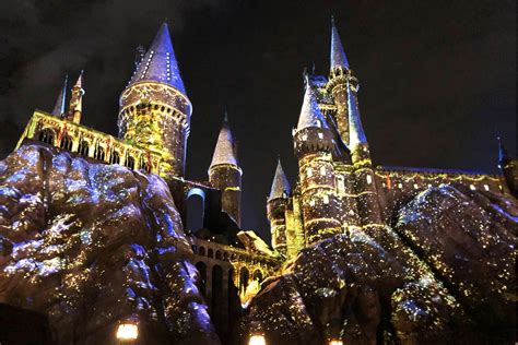 How To Have The Best Holiday Experience Possible at the Wizarding World ...