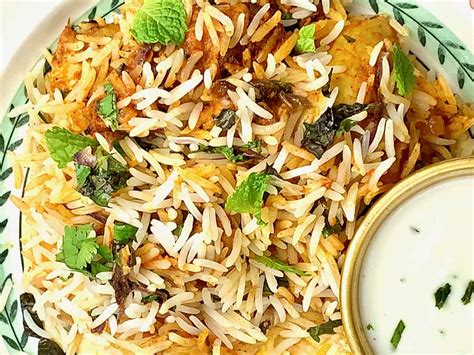 Unique and Delicious Tandoori Chicken Biryani - MyIndianStove