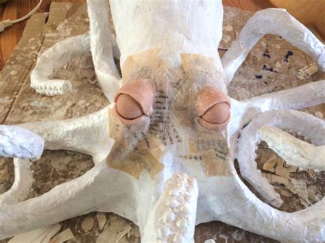 Creepy Paper Mache Octopus: Craft Tutorial