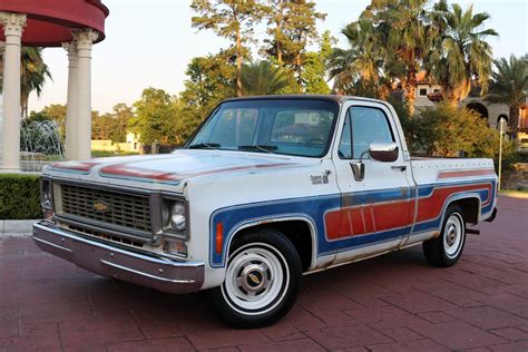 1976 Chevy C10 Custom Deluxe (Bicentennial Theme) – TEXAS TRUCKS & CLASSICS