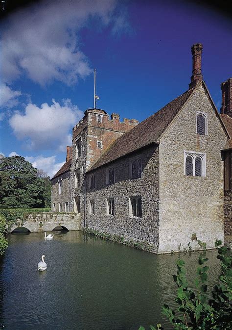 Manor house | Medieval Architecture, Feudalism & Landholding | Britannica