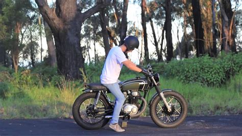 1972 Honda CB250 Custom Brat Tracker - YouTube