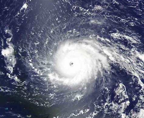 Hurricane (Tropical Cyclone) - Formation, Structure, and Facts ...