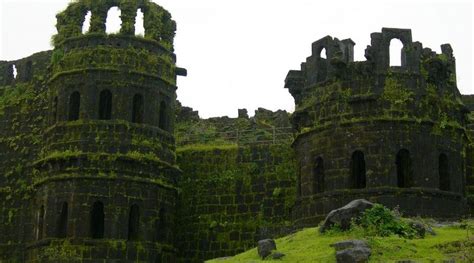 Road Trips to Explore the Forts in Maharashtra - 11 Best Forts in ...