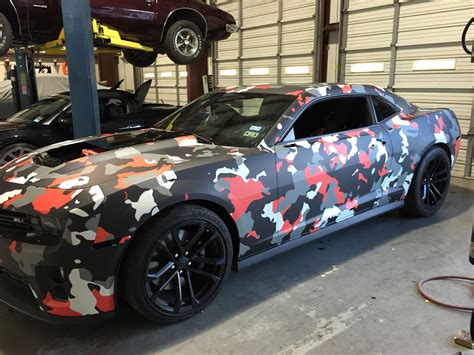 Pin by Magda Oyarzo on Hermosos Camaros | Camo wraps, Car wrap design ...