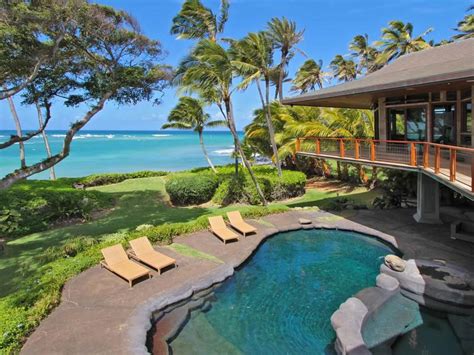 Gorgeous North Shore Beachfront Residence in Paia, Hawaii ...