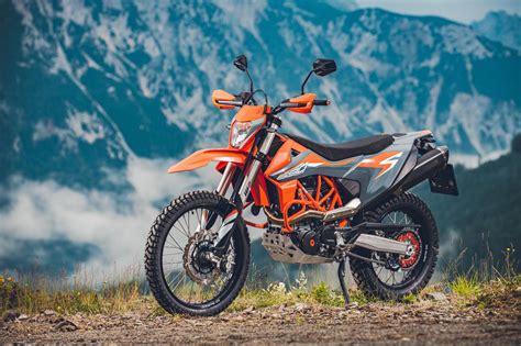 KTM 690 ENDURO R y KTM 690 SMC R: lo nuevo de la firma naranja ...