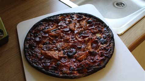 The Burnt Pizza Toppings That Had Reddit Divided