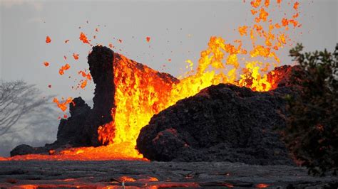 Scenes from the Volcanic Eruption in Hawaii: Lava, Ash and Toxic Fumes ...