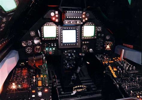 F-117 cockpit | Thiago Isvamsinsk | Flickr