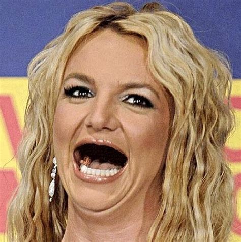 23 LOL Pictures Of Celebrities Without Teeth That Will Definitely Amuse You