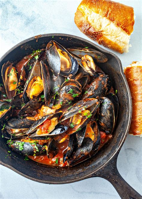 Steamed Mussels in Tomato Sauce Recipe - From The Horse`s Mouth