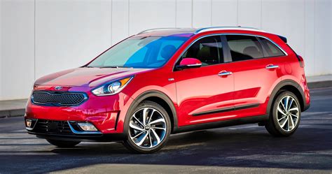 Kia Niro 2024 Review - Pearl Salome