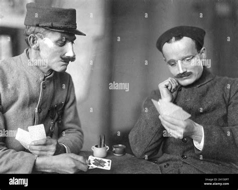 Disfigured soldiers ww1 Black and White Stock Photos & Images - Alamy