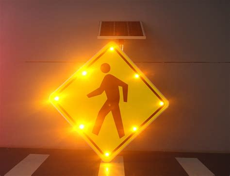 Solar Powered Pedestrian Crossing Traffic Sign with LEDs