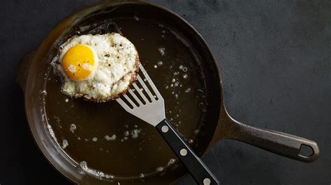 How To Cook Eggs In Cast Iron - Recipes.net