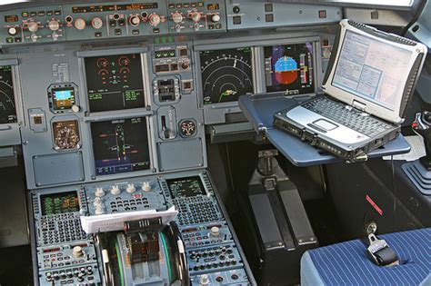 Cool Jet Airlines: Airbus a319 Cockpit