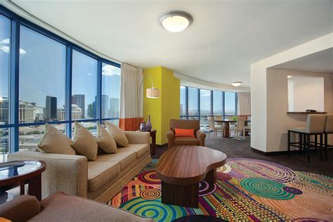 Rio All Suite & Casino Hotel Resort (Las Vegas (NV)) - Deals, Photos ...