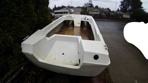 18 tri-hull boat on trailer (Coos Bay OR) - Free-Boat.com