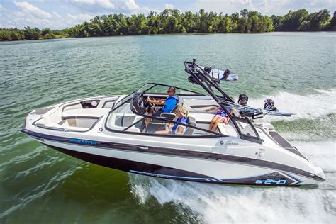 Deck Boats: Jet Powered Deck Boats