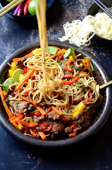 Spicy beef stir fry with sweet peppers and mango | Bibbyskitchen recipes